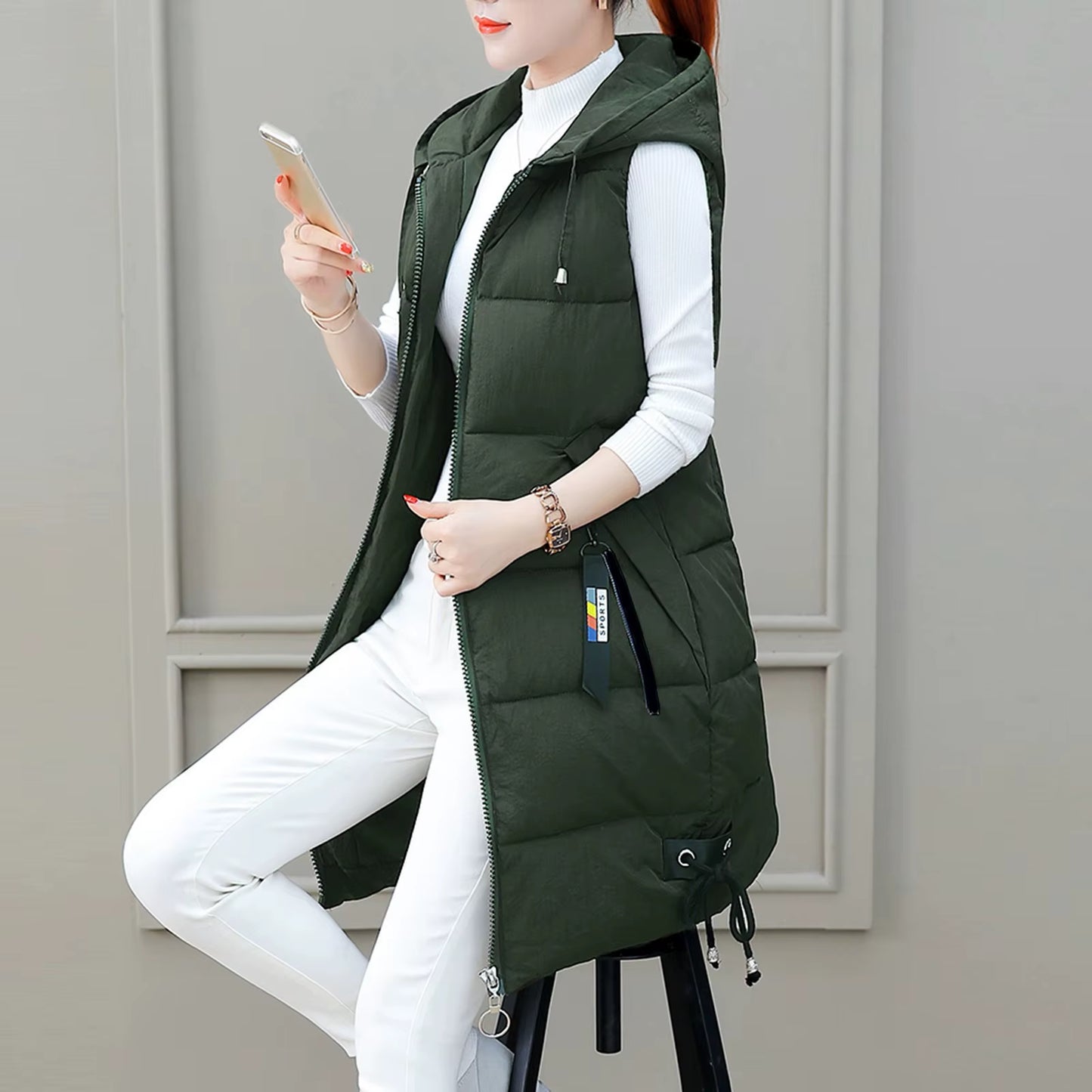 Stylish Women’s Solid Hooded Vest – Zipper Pockets, Sleeveless Jacket